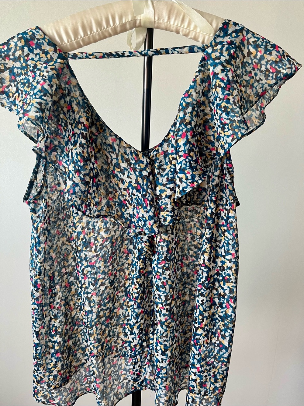 BCBGeneration Boho Sheer Ruffle Sleeve Floral Blouse Cottagecore US L - Picture 4 of 11
